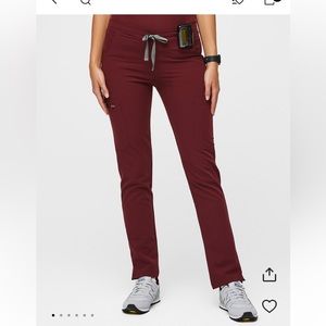 FIGS Yola skinny scrub pants size small tall in burgundy
